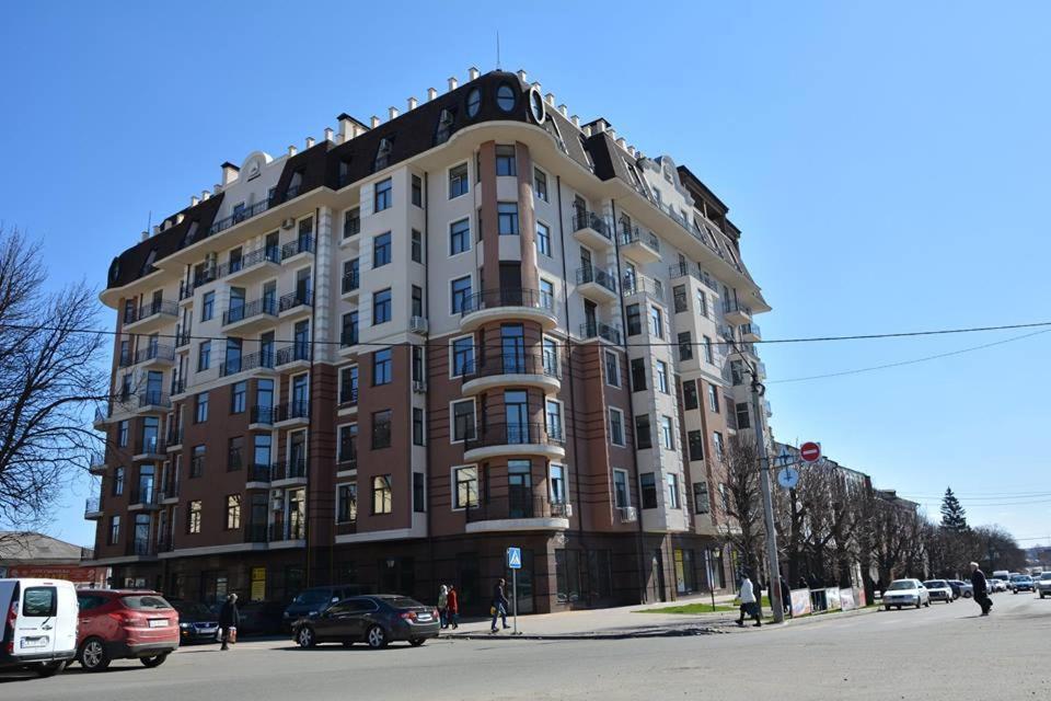 Апартаменты Центр Uman Square Apartment Экстерьер фото